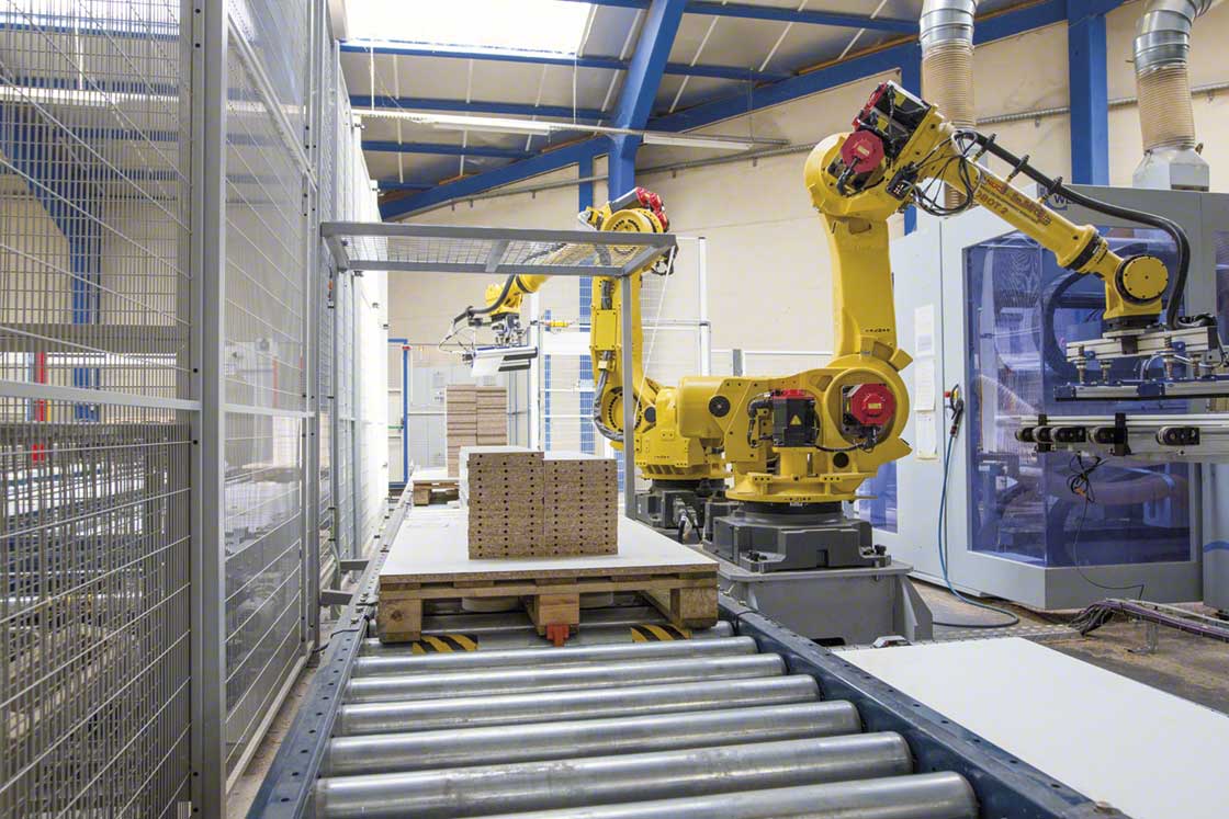 Euréquip倉庫裏的擬人化機器人負責整理和堆放家具組裝用的麵板