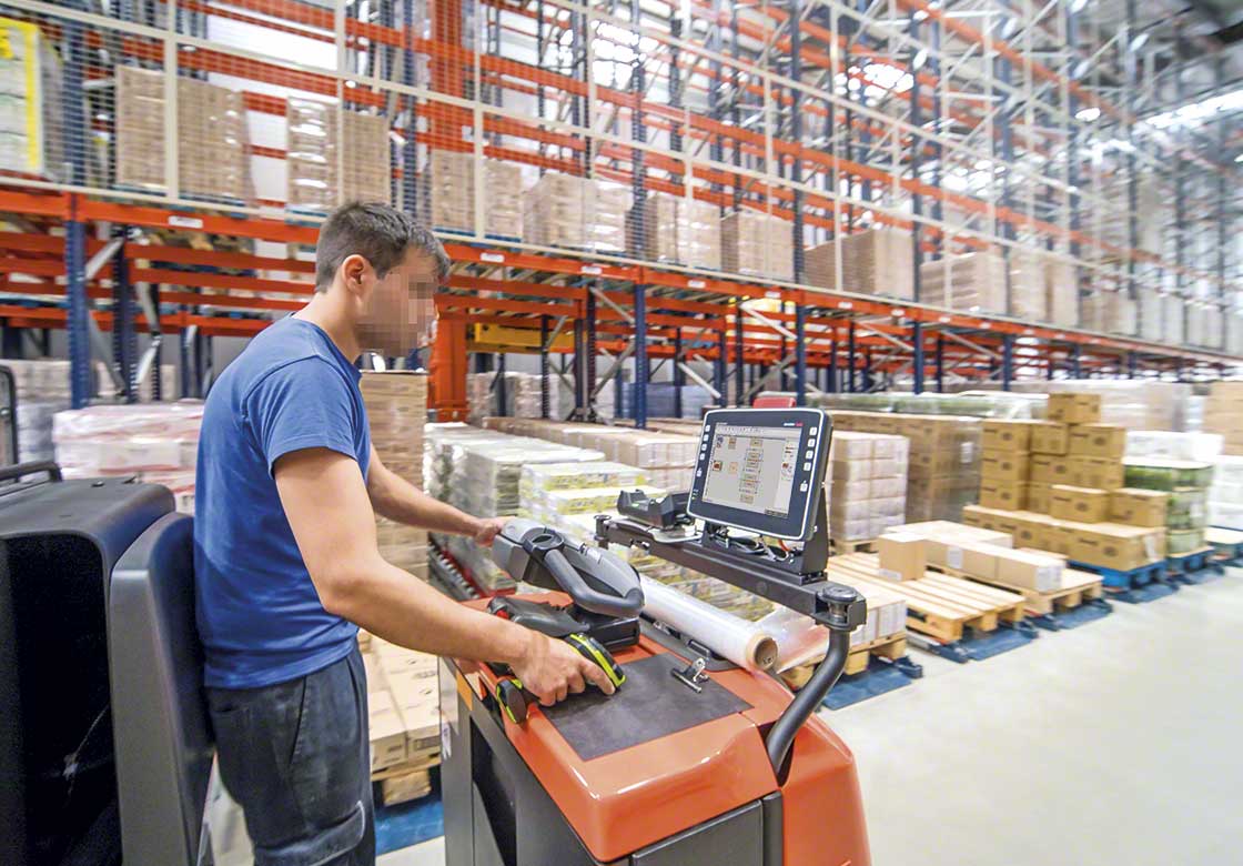 Augmented reality makes it possible to view and analyze the warehouse layout