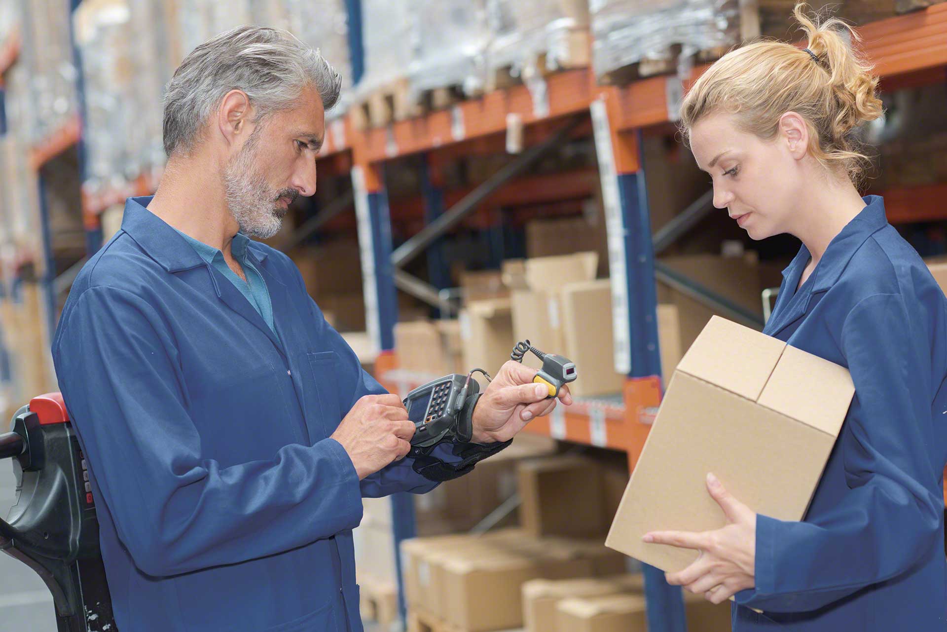 Augmented reality and wearables facilitate the work of warehouse operators