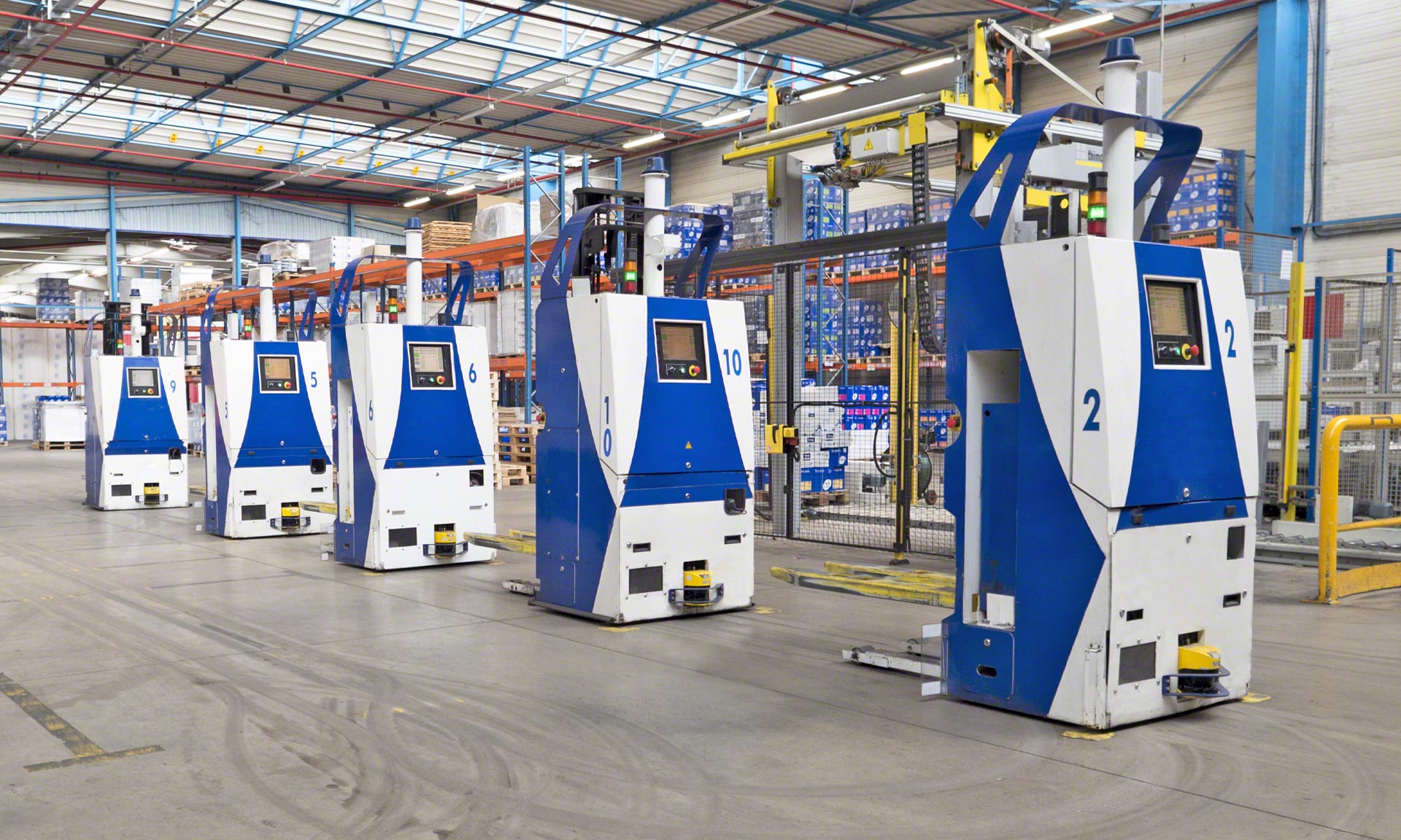 Automated guided vehicles warehouse: the need for speed