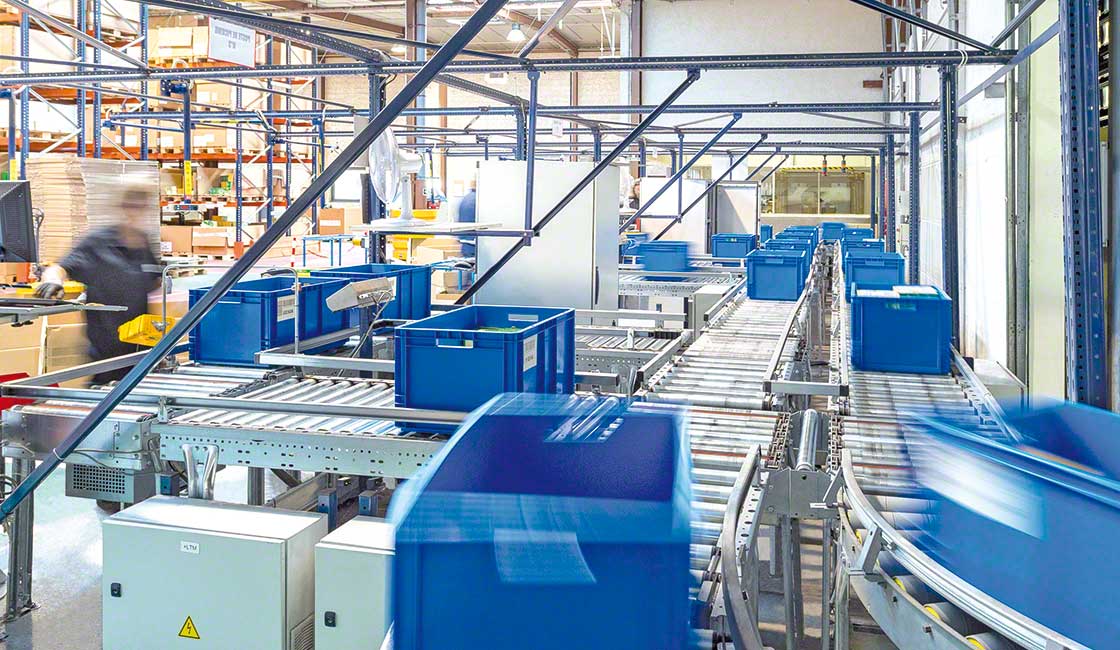 Solutions such as box conveyors automate stock replenishment