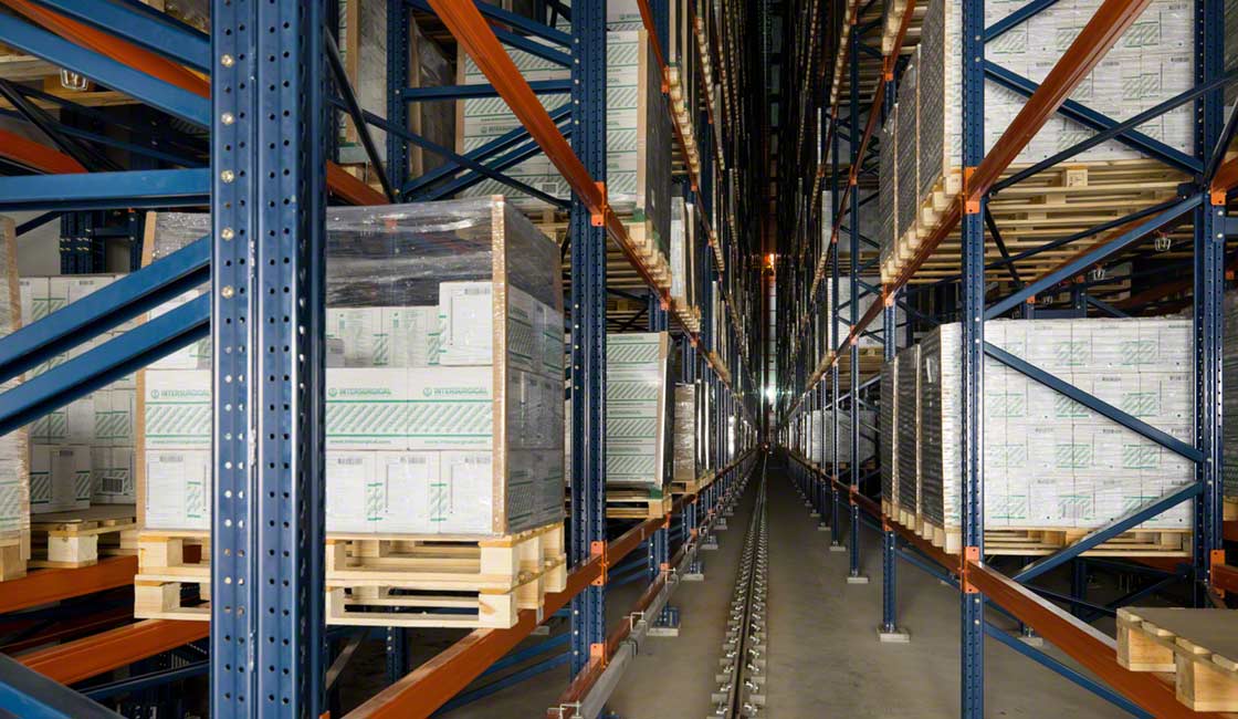 Intersurgical’s rack-supported warehouse in Lithuania is outfitted with double-deep automated storage racks