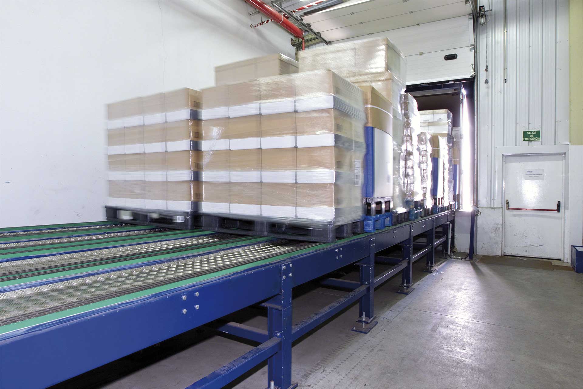 Automatic truck loading and unloading systems - Interlake Mecalux
