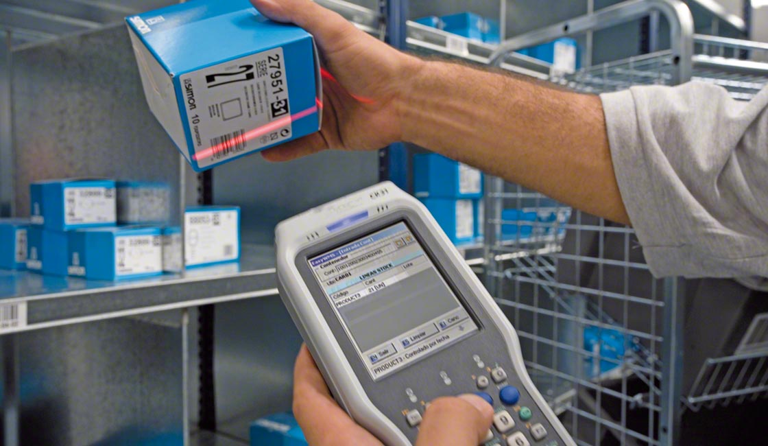 RF scanners, connected to the WMS software, play a major role in cluster picking