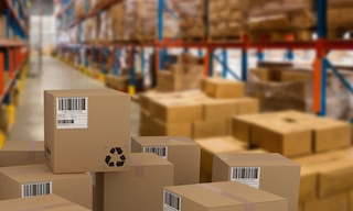 15 signs of a cluttered warehouse (and how to organize it)