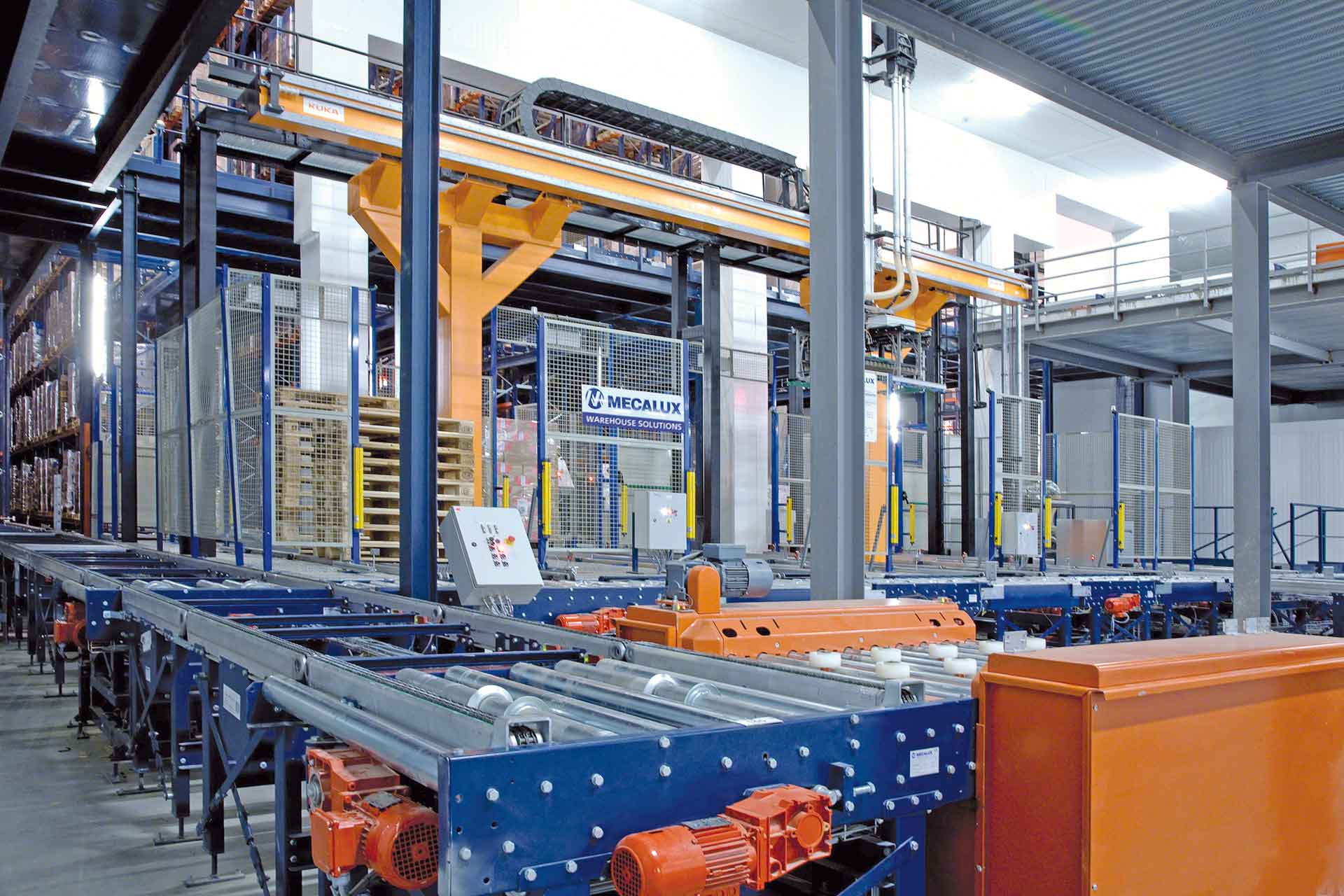EWarehouse using industrial conveyors for continuous material handling EWarehouse using industrial conveyors for continuous material handling