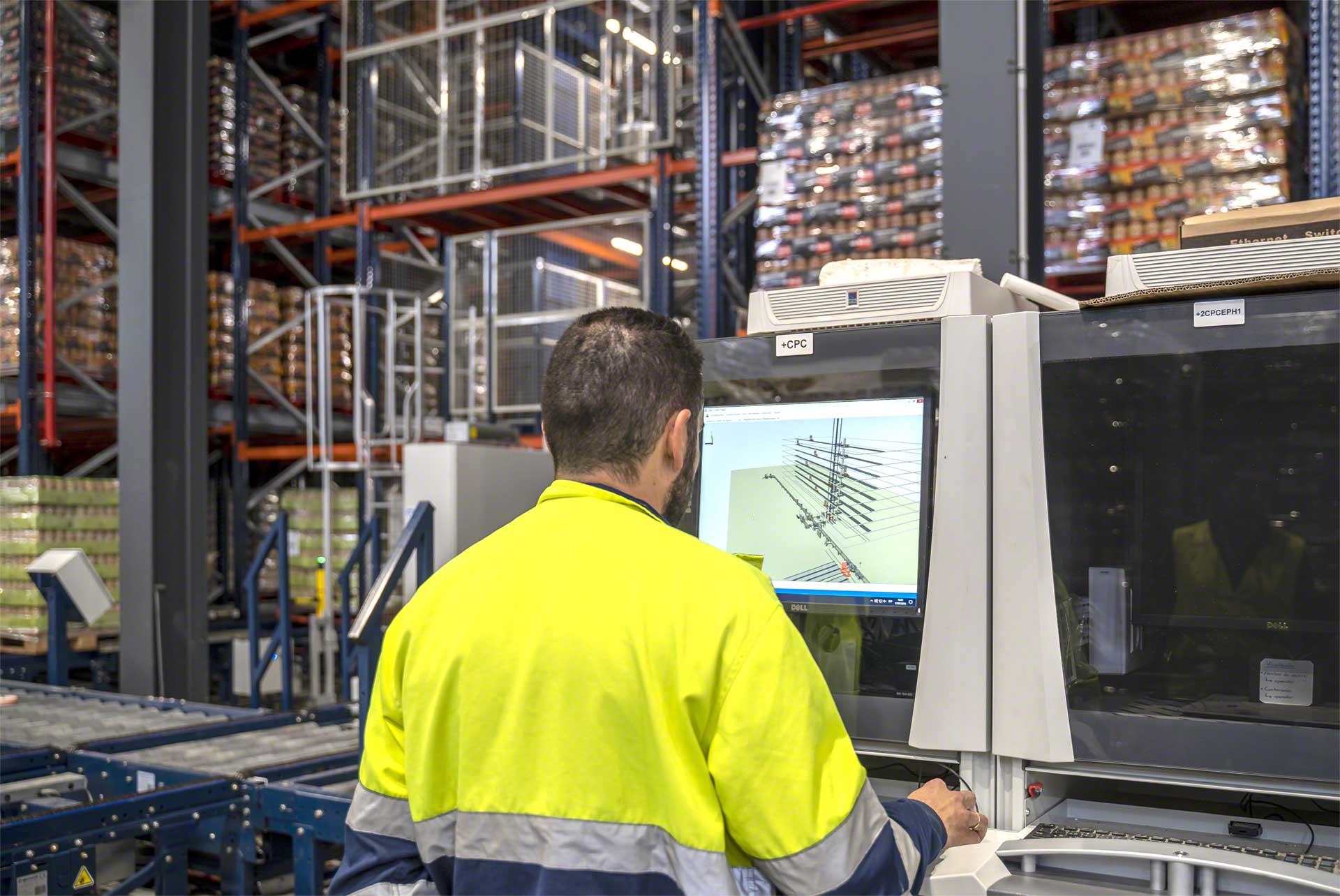Digital twin technology uses virtual replicas of the warehouse to detect opportunities for improvement Digital twin technology uses virtual replicas of the warehouse to detect opportunities for improvement