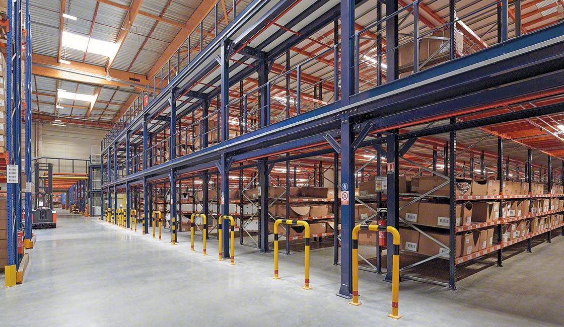 罗西尼诺尔集团(Rossignol Group)设施中抗震架的安装是仓库设计中使用的数字双胞胎的一个例子