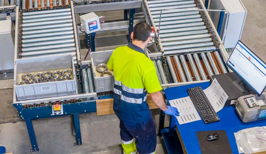 The warehouse management system guides operators during order preparation