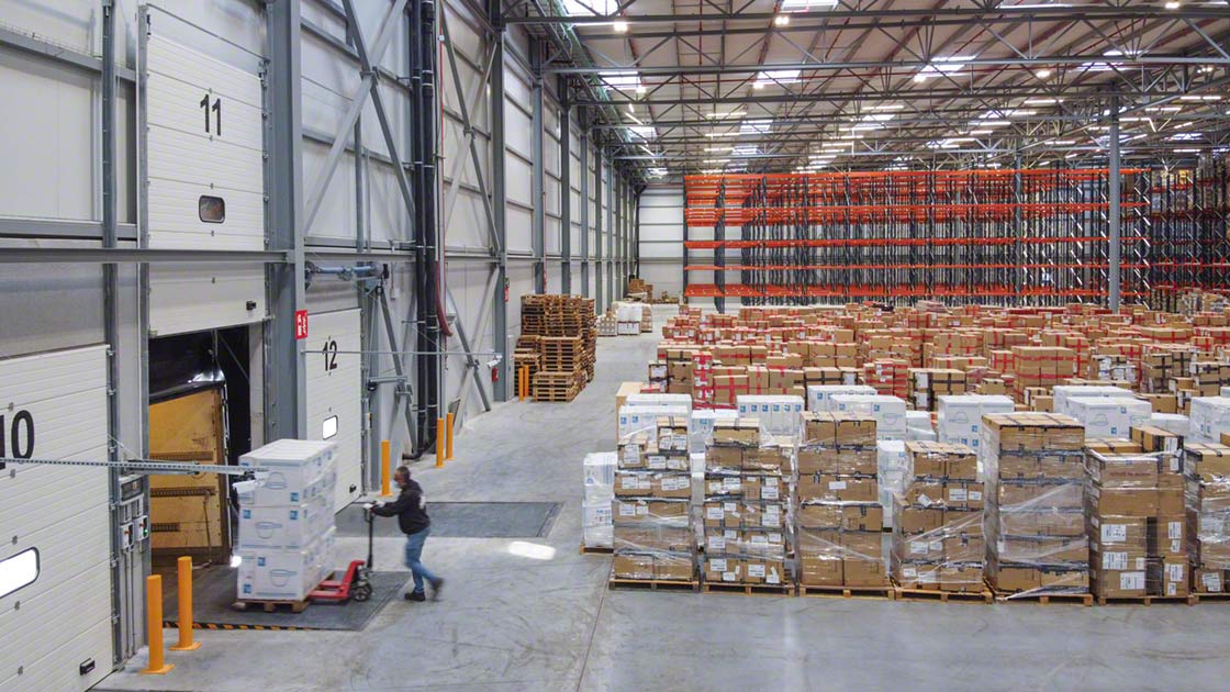 Logistics hub: Dispatch and Shipping 4.0 - Interlake Mecalux