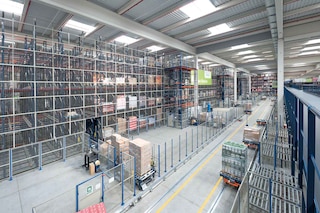 Many logistics providers are choosing to automate their warehouses