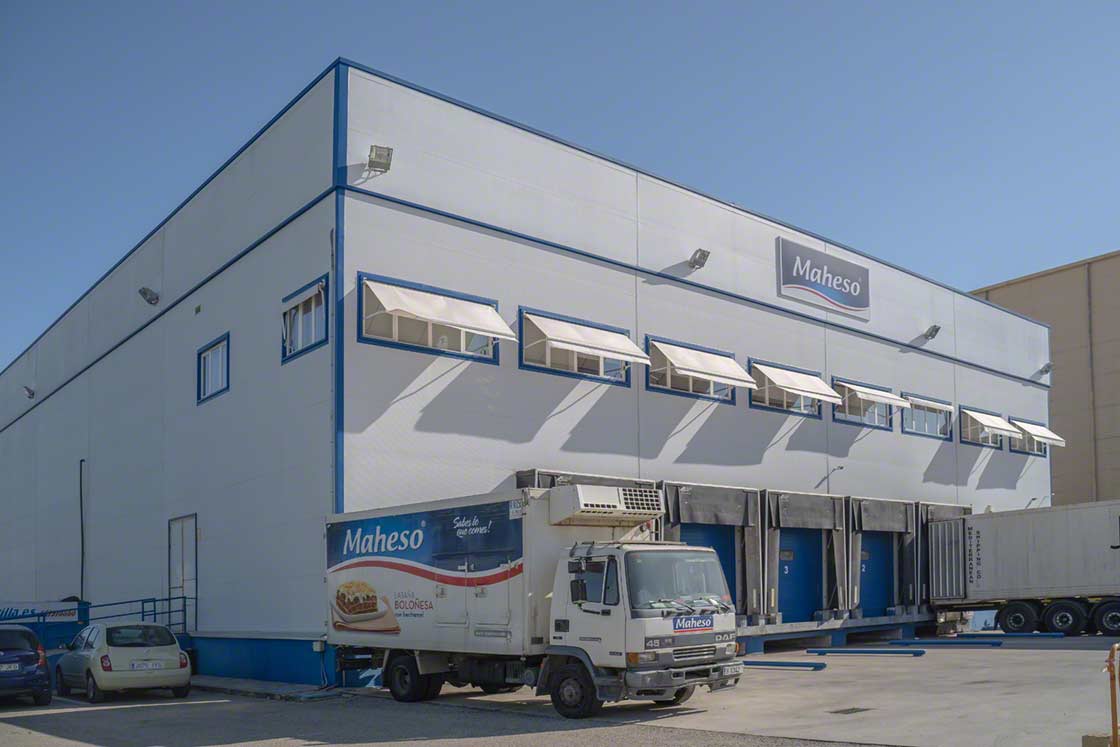 The Maheso transit warehouse in Seville with a freezer chamber served by the semi-automated Pallet Shuttle system