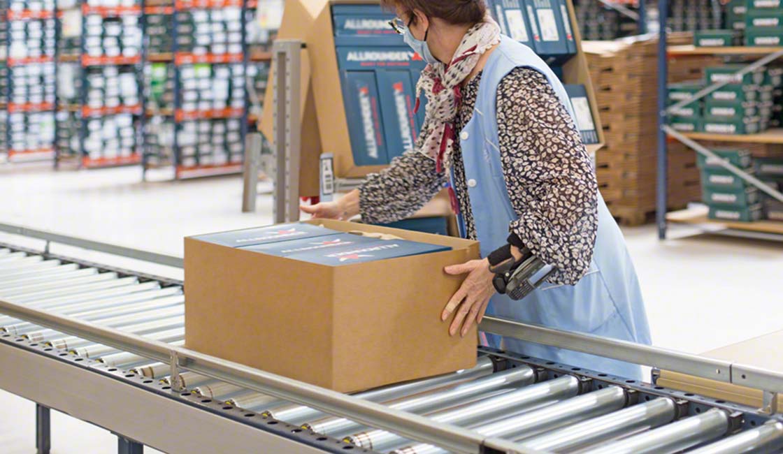 Box conveyors can also be used to prepare orders
