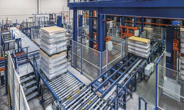 Motorized roller conveyors - Interlake Mecalux