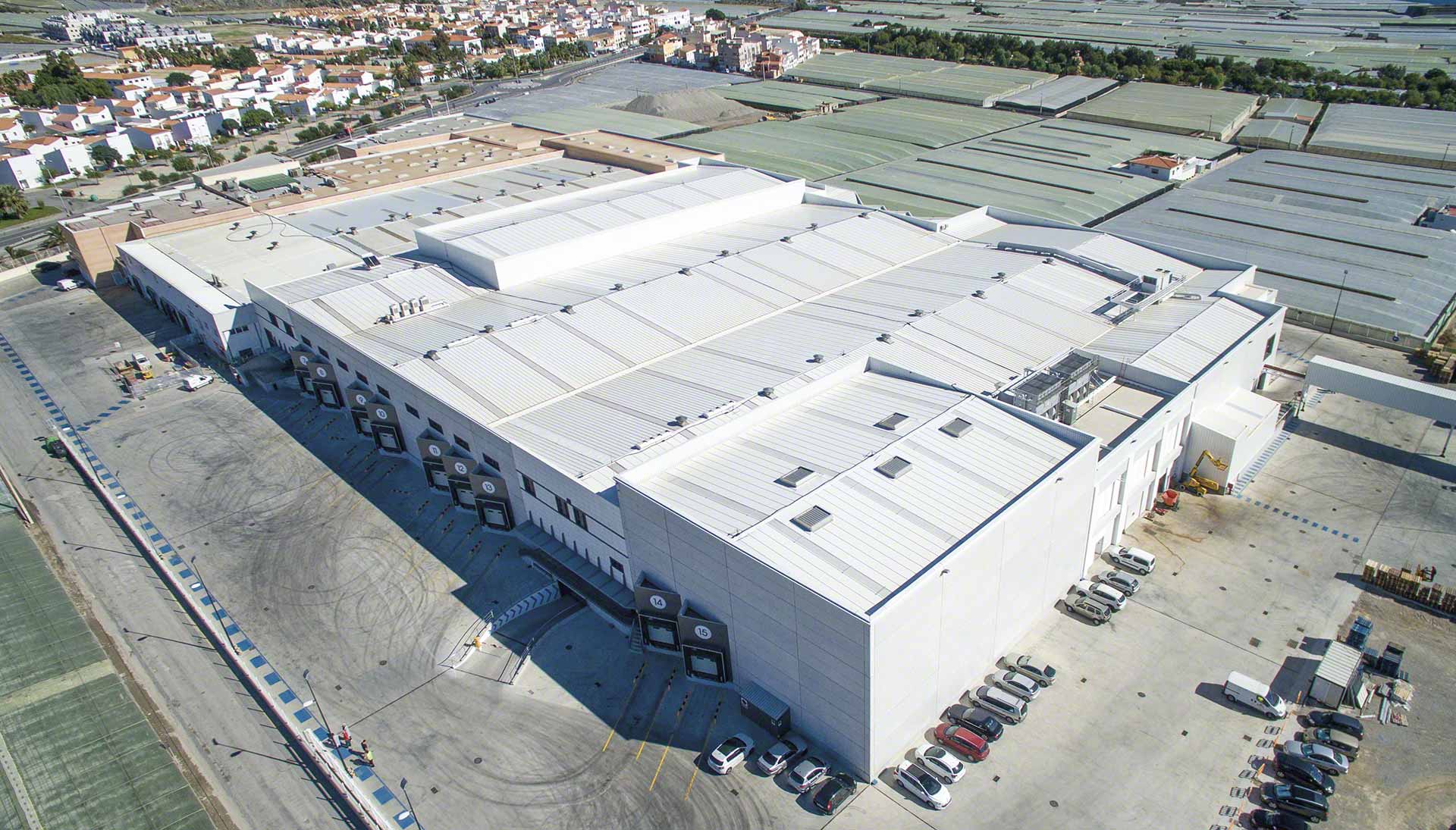 Multilevel logistics platforms are designed to maximize storage space in urban environments Multilevel logistics platforms are designed to maximize storage space in urban environments