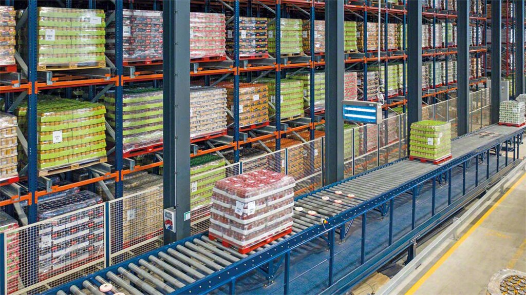 Pallet conveyors minimize operator travel in the warehouse
