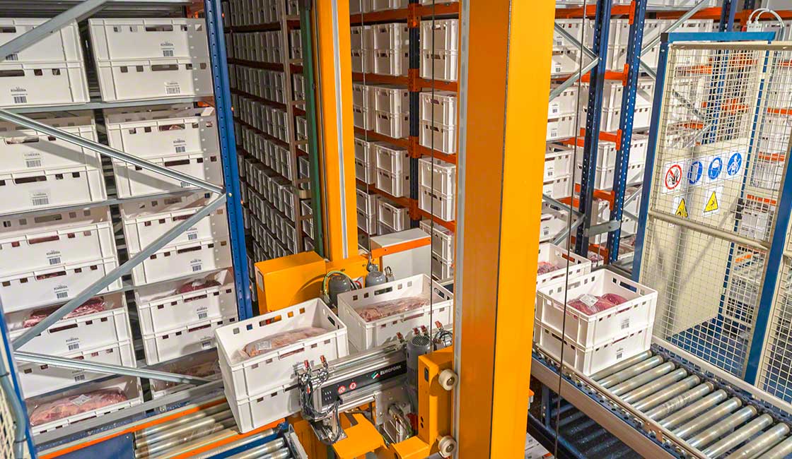 Stacker cranes for pallets expedite product storage tasks