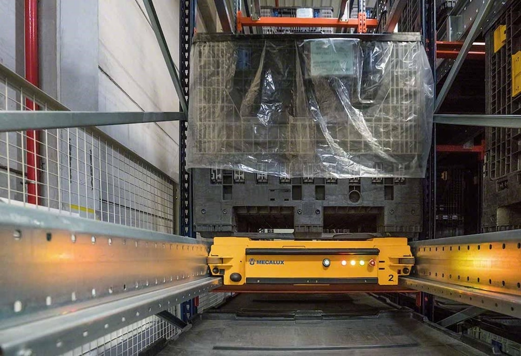 Thanks to the precision of the automatic systems, the risks of blows and running over someone or something are avoided.