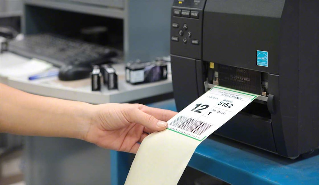 A WMS such as Easy WMS from Interlake Mecalux automatically creates and assigns an SSCC code to each unit load