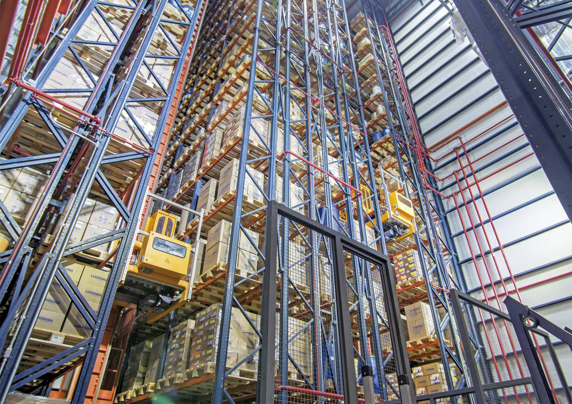 Stacker cranes: which type is best for your warehouse?