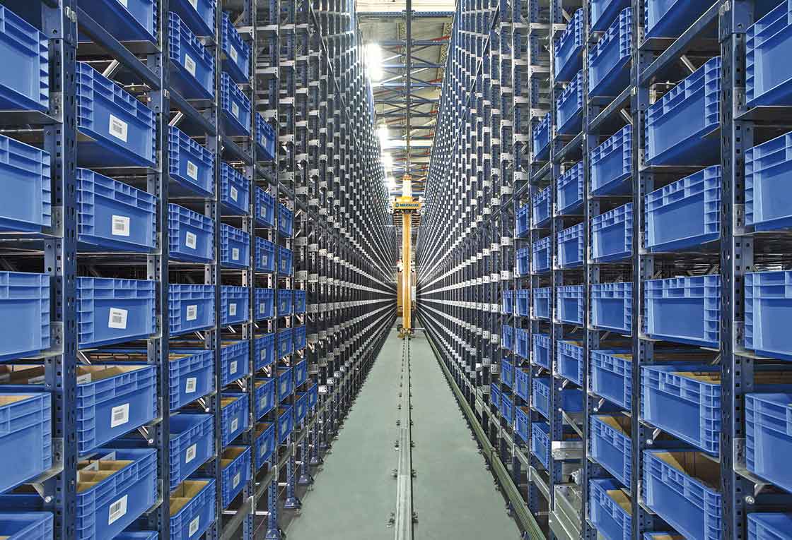 The stacker cranes for boxes integrating one of the most complex warehouse automation systems The stacker cranes for boxes integrating one of the most complex warehouse automation systems