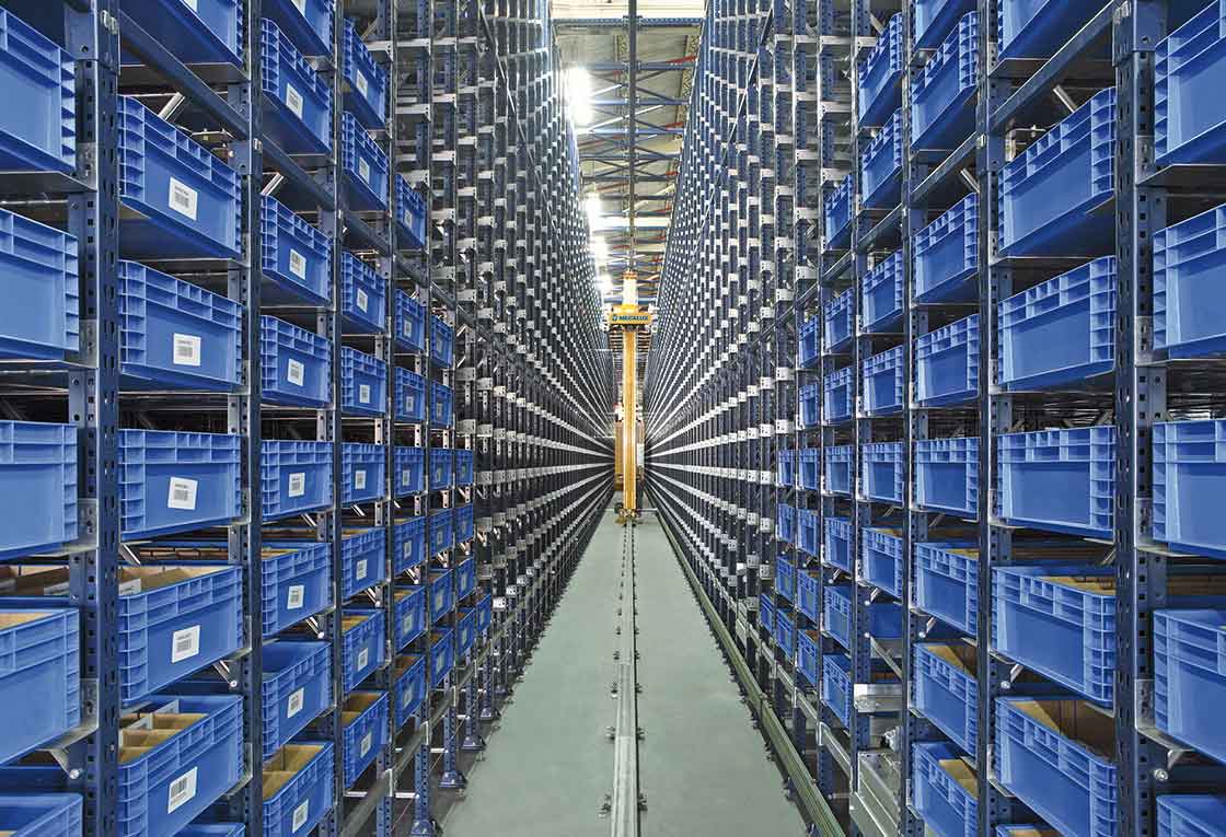 箱式堆垛起重機集成了最複雜的倉庫自動化係統之一