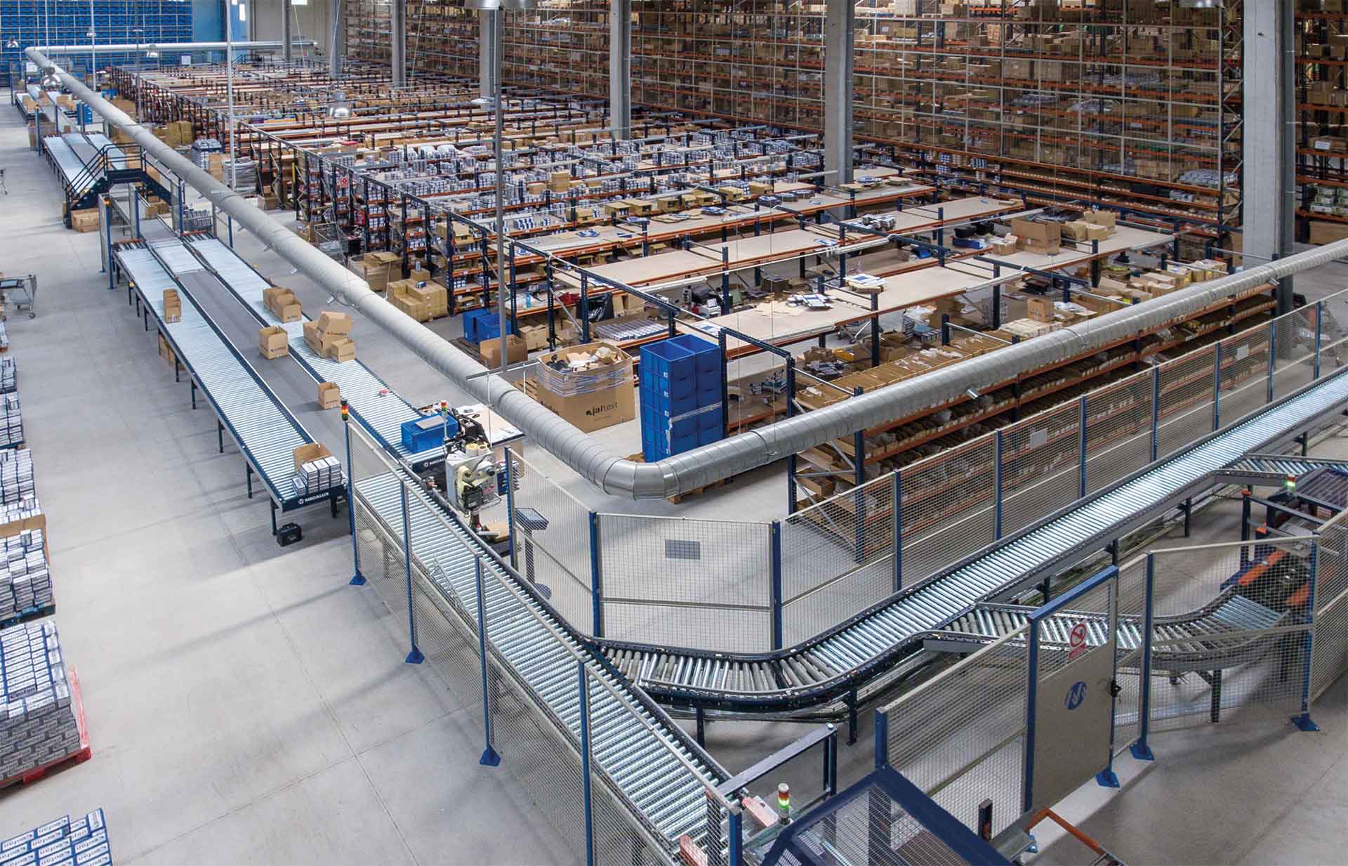 Systems such as pallet racks or stacker cranes enabling warehouse storage optimization
