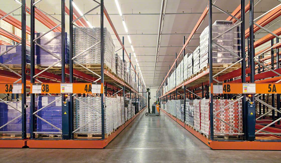 JAS-FBG S.A.’s temperature controlled warehouse in Poland with Movirack mobile pallet racking