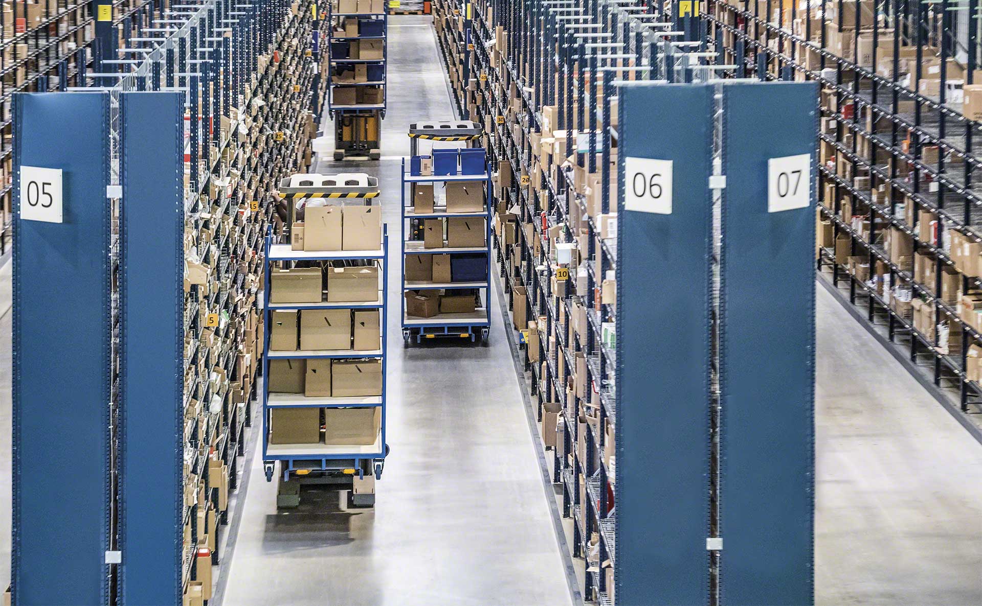 Autonomous mobile robots: warehouse applications and uses Autonomous mobile robots: warehouse applications and uses