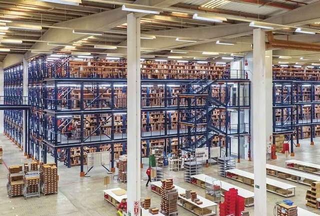 Multi-tier shelving - Interlake Mecalux