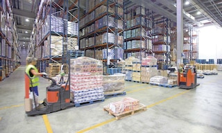 Warehouse consolidation is a practice charged with grouping together several individual orders into larger orders