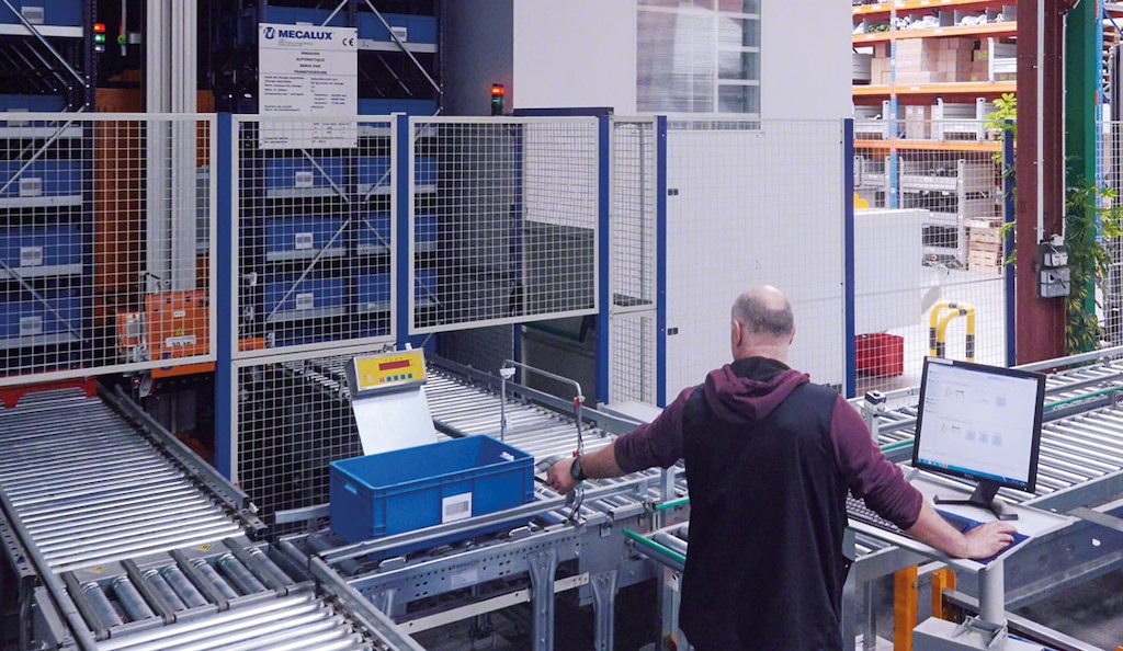 Goods-to-person method in an efficient automated warehouse