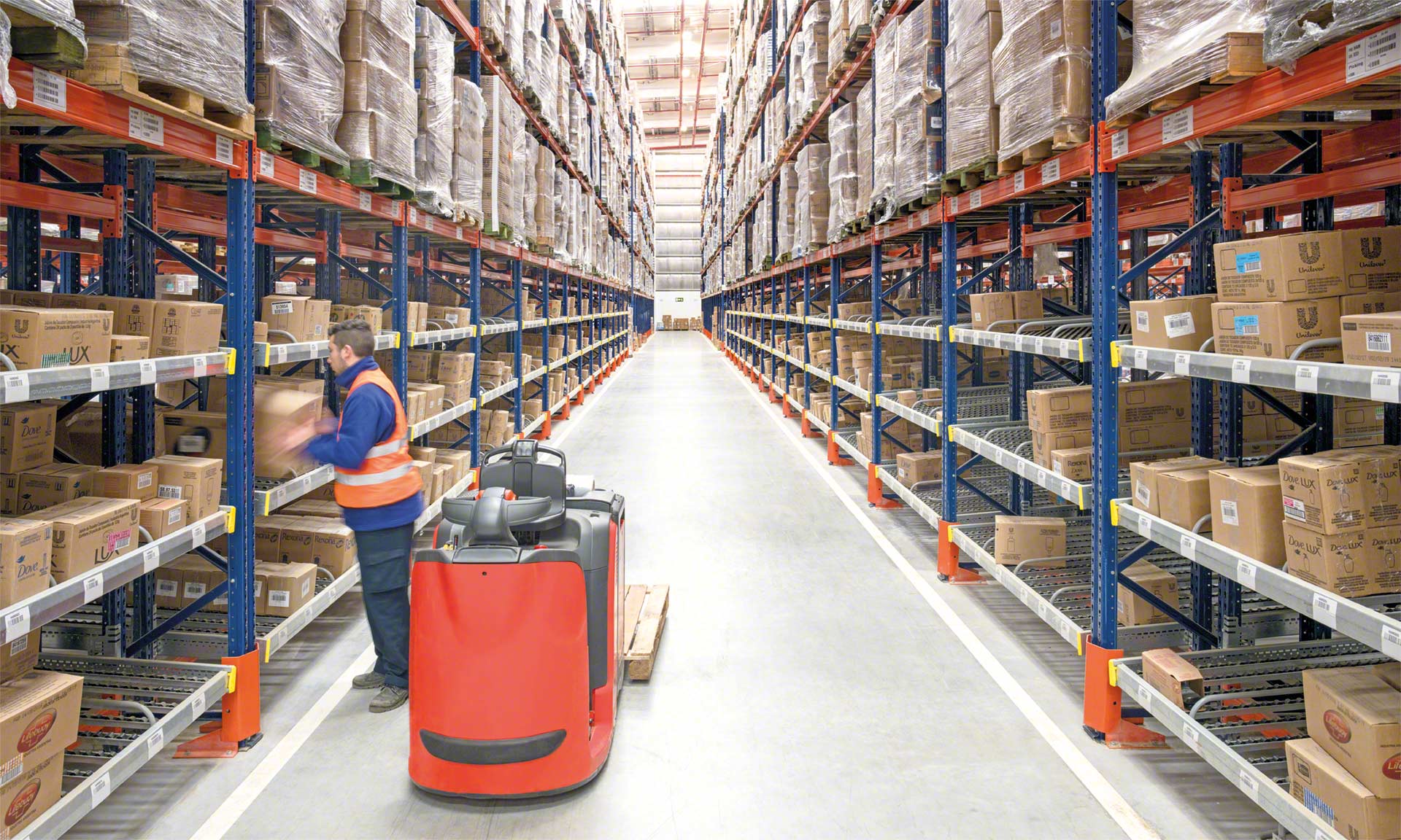 RF scanners speed up the warehouse - Interlake Mecalux