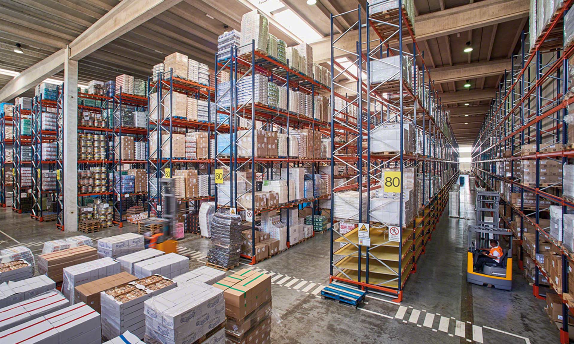Warehouse storage techniques are strategies used to store products in a logistics facility Warehouse storage techniques are strategies used to store products in a logistics facility