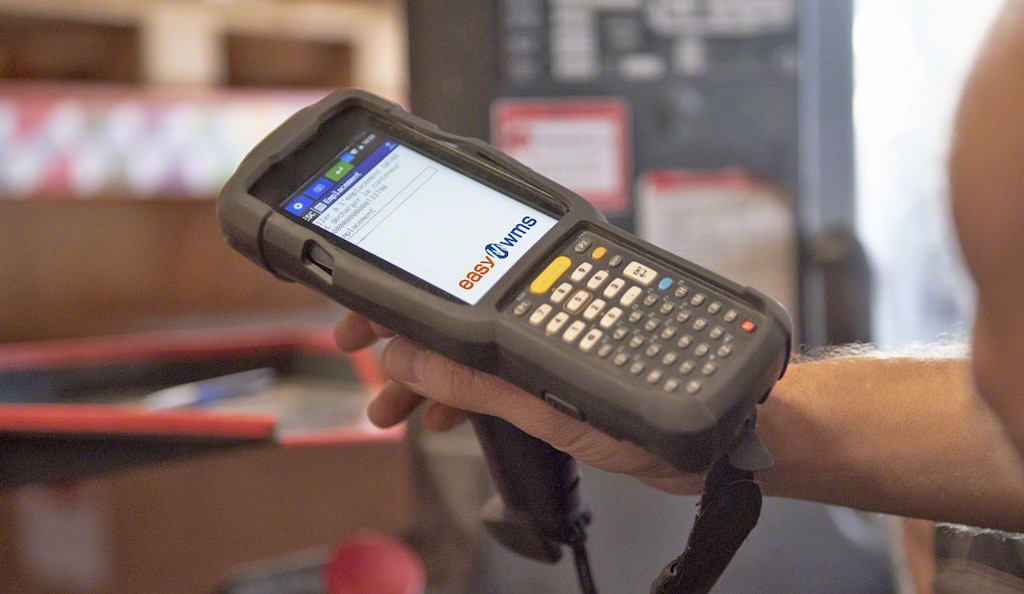 Warehouse WiFi enables persistent connections for picking scanners and work equipment connected to the network