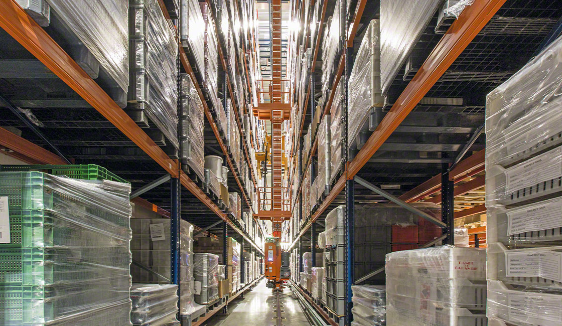 Warehouse WiFi requires maximum range to ensure the coordination and movement of all automated equipment