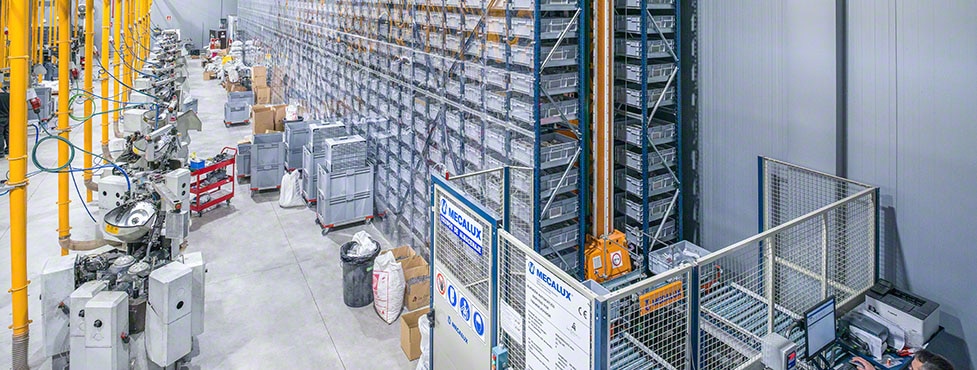 Button manufacturer Luca Cuccolini has installed an automated warehouse for boxes Button manufacturer Luca Cuccolini has installed an automated warehouse for boxes