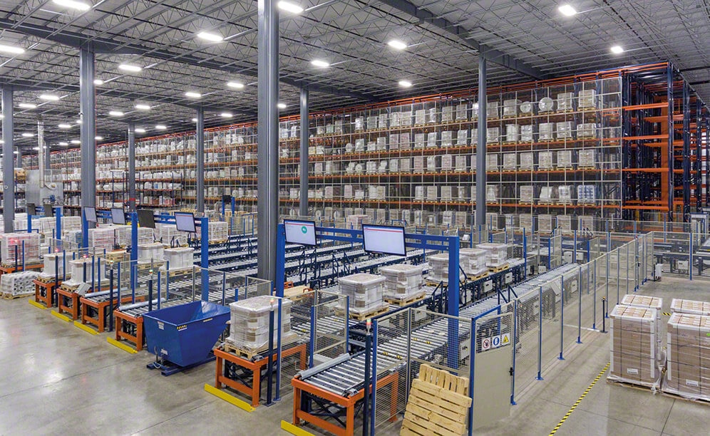 The automated warehouse that Interlake Mecalux designed has six working aisles