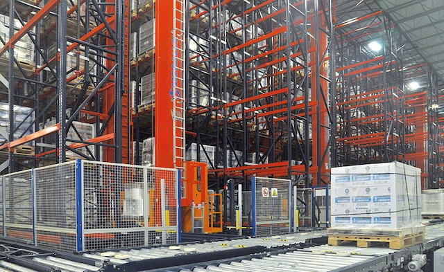 Interlake Mecalux has built a new automated warehouse for Charter Next Generation with a storage capacity for more than 15,400 pallets
