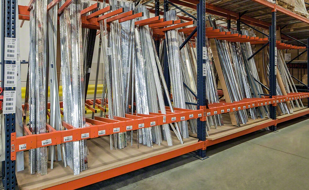 Cantilever racks for unpalletised products or bulky products