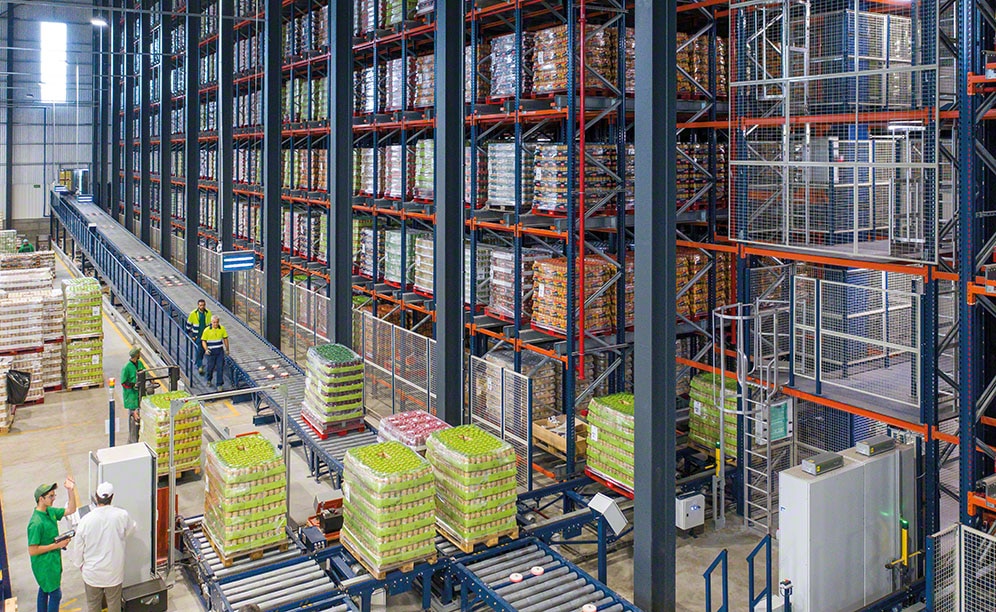 Conveyors communicate production with the warehouse automatically
