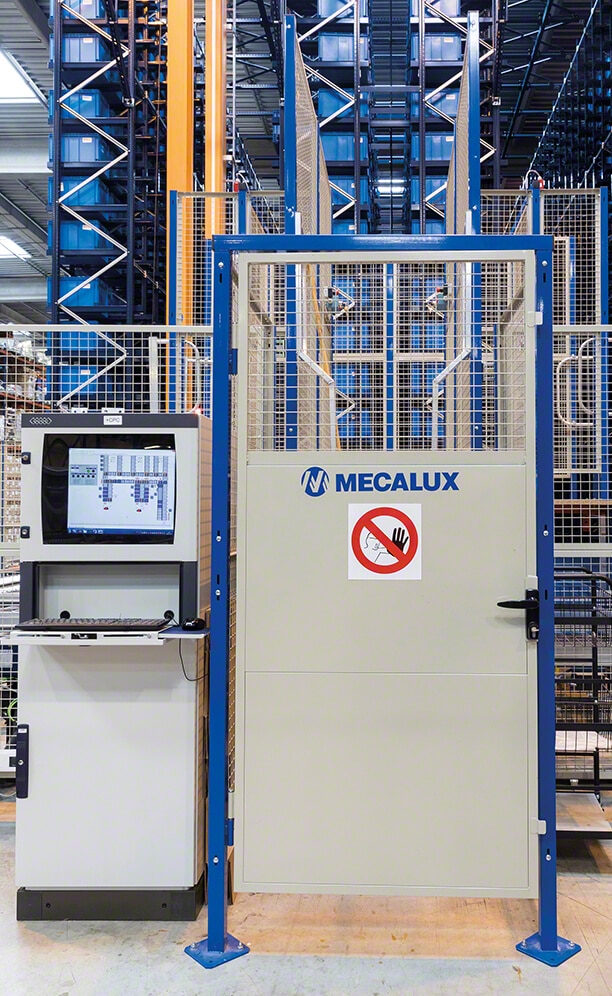 The Easy WMS of Mecalux is in permanent and bi-directional communication with the Groupe Rand ERP, transferring data for maximum productivity and picking yields