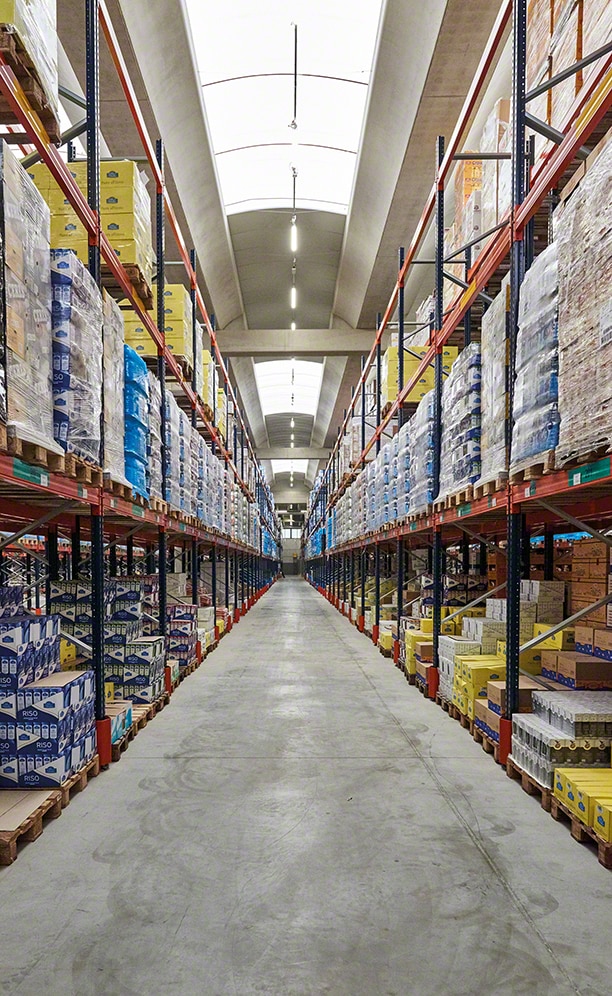 Direct access to all the products provides high flexibility when managing goods and preparing orders