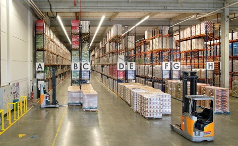 The Logistics operator JAS-FBG equips its new 2.47 acre distribution centre in Warszowice (Poland) with systems for direct pallet access The Logistics operator JAS-FBG equips its new 2.47 acre distribution centre in Warszowice (Poland) with systems for direct pallet access