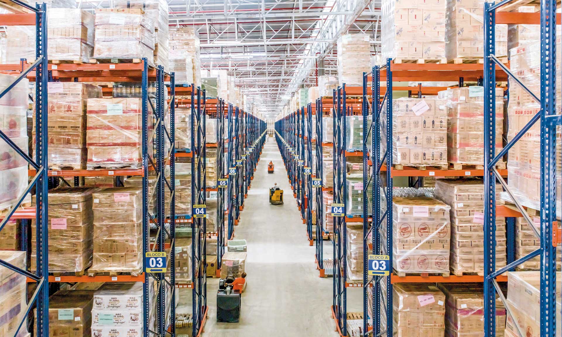 Interlake Mecalux pallet racks in the warehouses of the wholesaler Atacadão Interlake Mecalux pallet racks in the warehouses of the wholesaler Atacadão