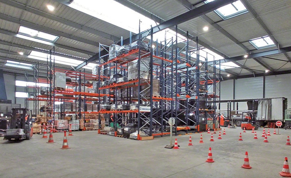 Mecalux storage systems in Startévo's training warehouse