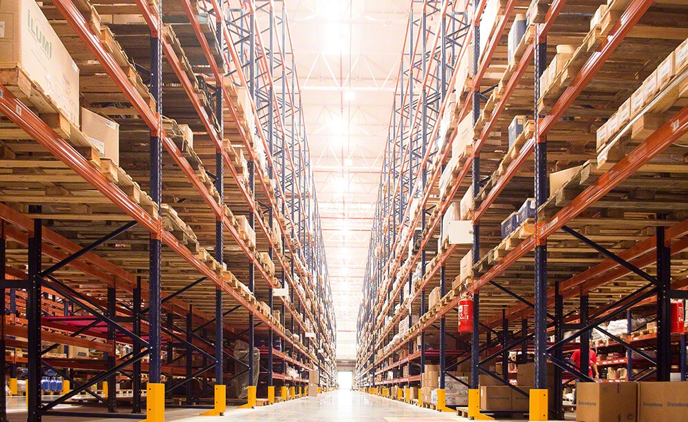 The pallet racks fill almost the entire warehouse surface area