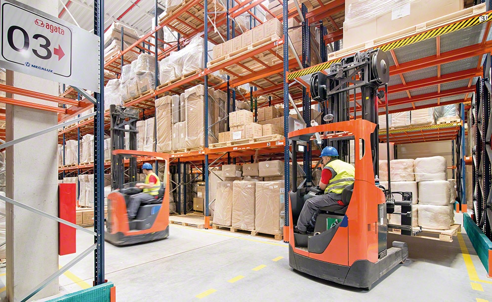 The pallet rack can house products of different sizes
