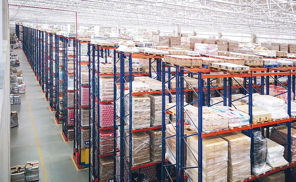 The pallet racks in this warehouse are 50' high