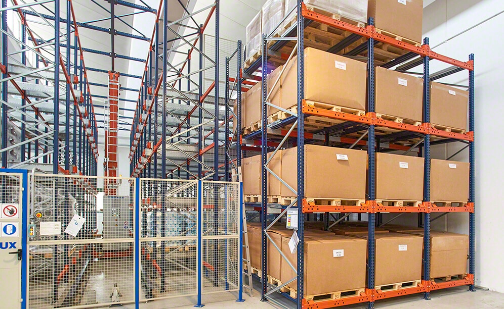 The Pallet Shuttle uses warehousing surface area to achieve high capacity